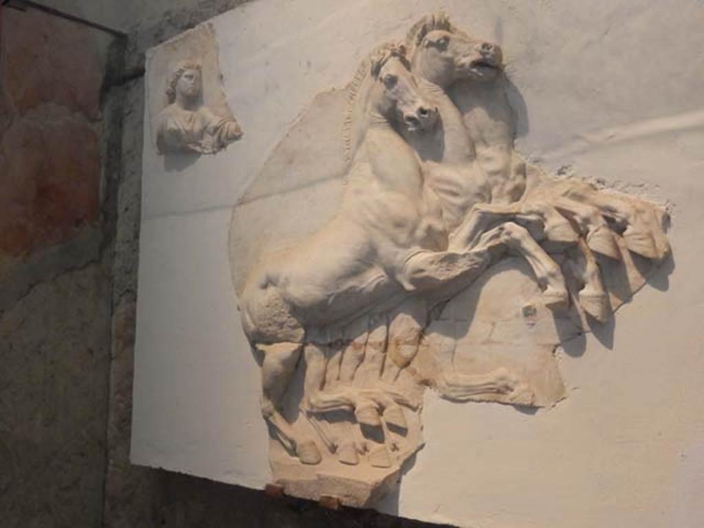 V.8 Herculaneum. May 2018. Room 7, detail of Aurora in carriage. Photo courtesy of Buzz Ferebee.